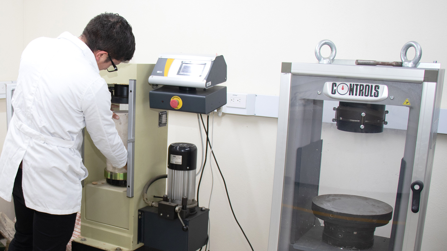 Laboratorio de Estructura y Materiales