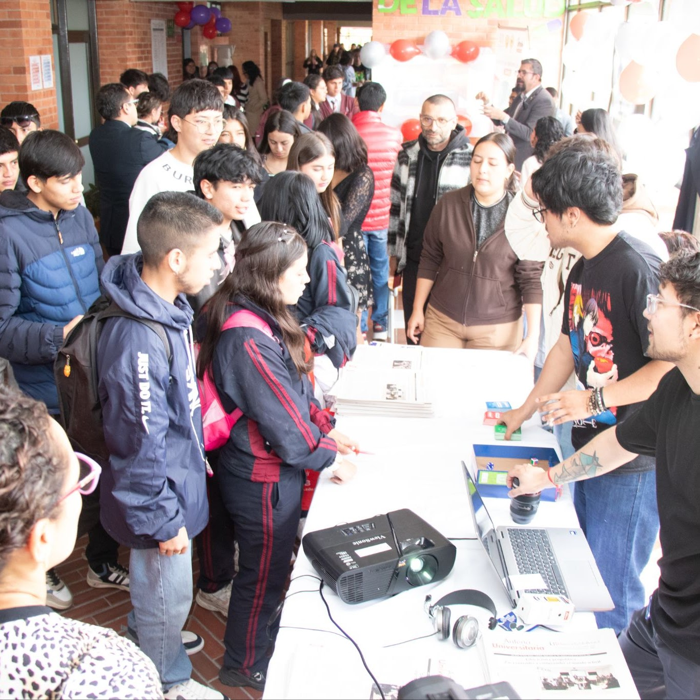 Estación de Comunicación social durante el ducation Fest 2023